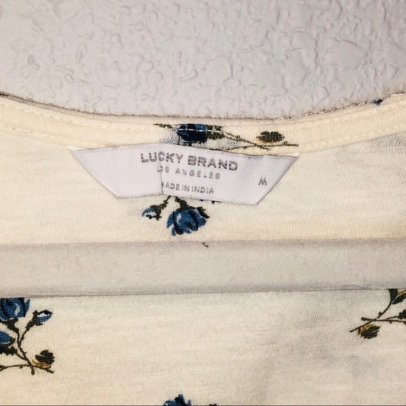 NWT Lucky Brand Cream Floral V Neck Ruffle Blouse Size Medium - Picture 4 of 9